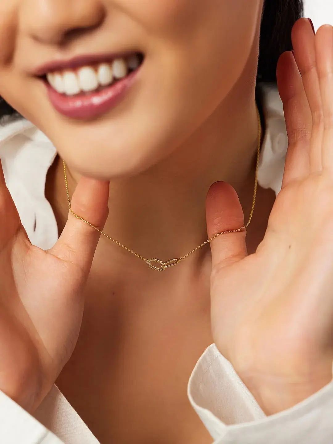 Elegante Gold-Anhänger-Halskette
