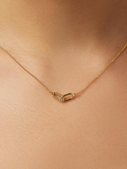 Elegante Gold-Anhänger-Halskette